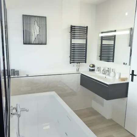 Apartment La Cite Des Coeurs Lu Parking Inclus